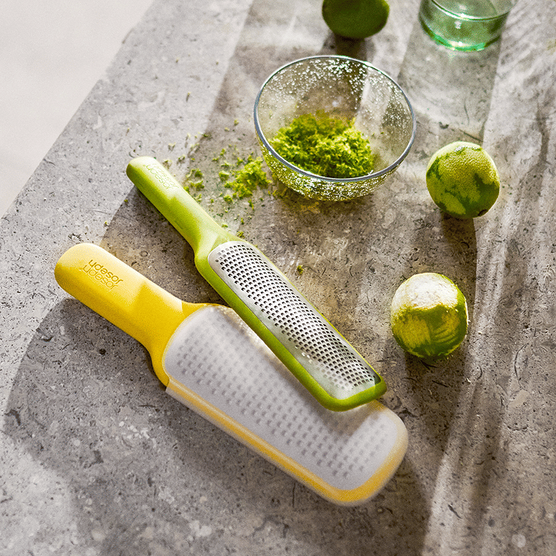 ชุดที่ขูดชีสและผิวผลไม้พร้อมปลอกเก็บ JOSEPH JOSEPH รุ่น NEST&trade; สี GREEN & YELLOW N1000087